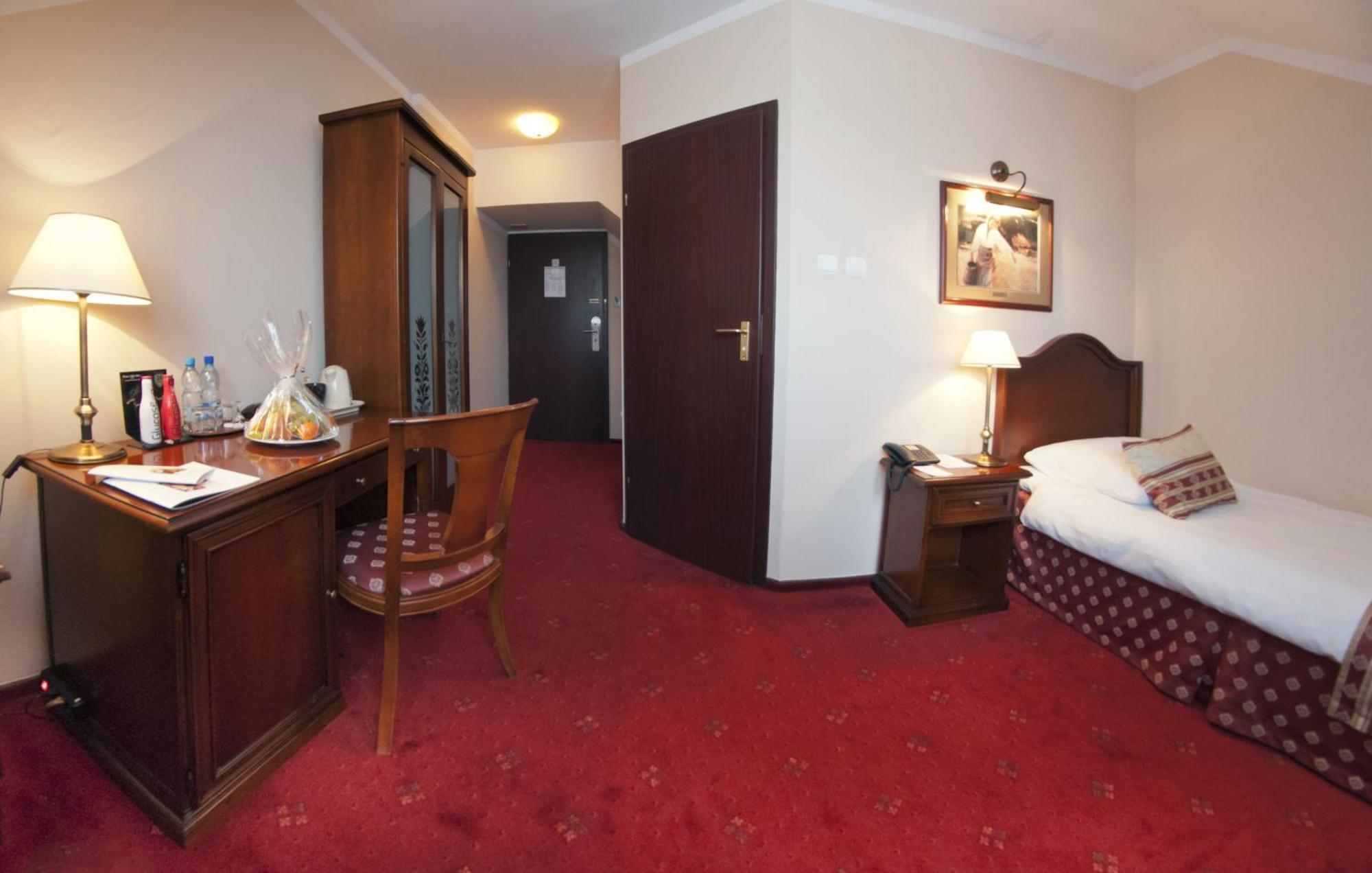 Hotel Żubrówka Spa&Wellness Białowieża Habitación foto