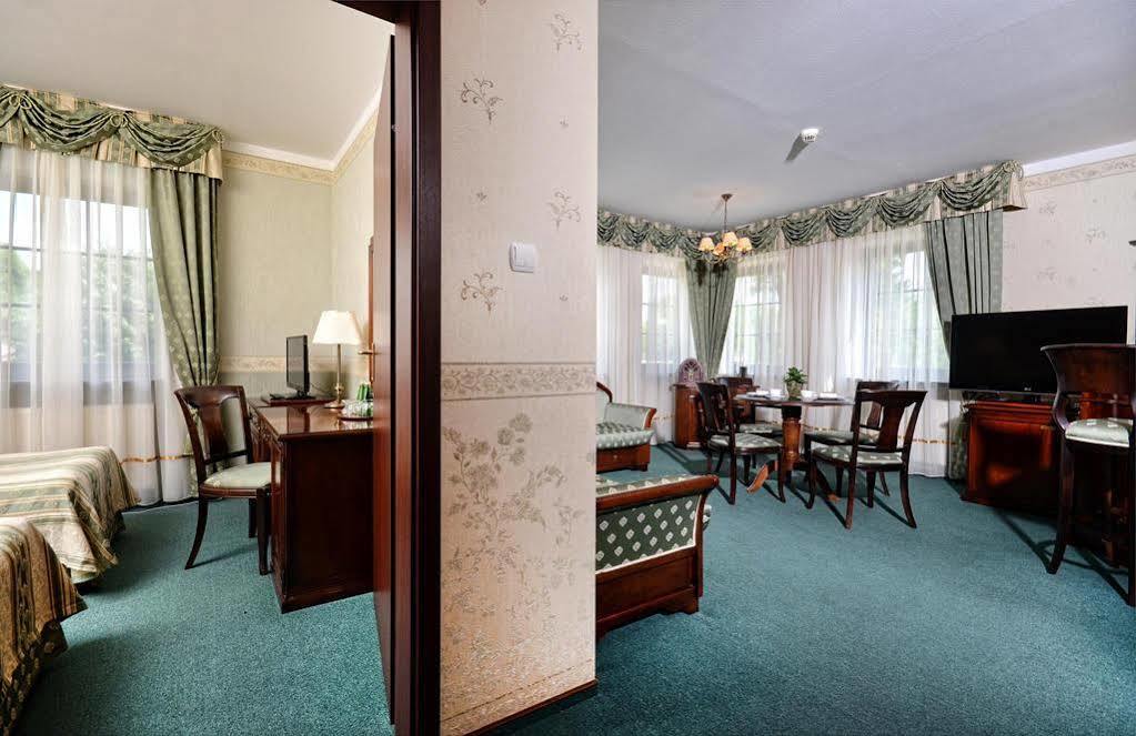 Hotel Żubrówka Spa&Wellness Białowieża Exterior foto