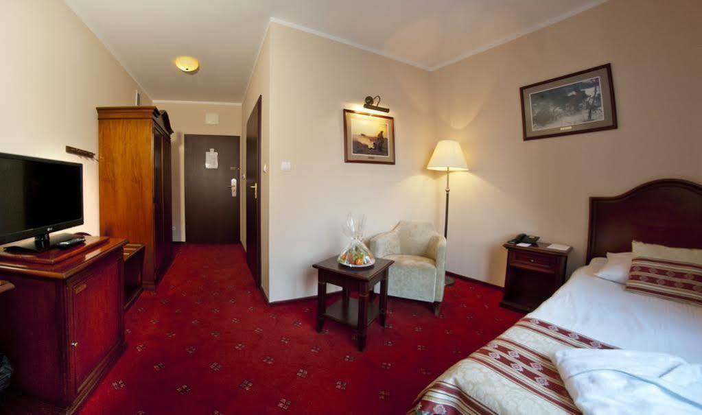 Hotel Żubrówka Spa&Wellness Białowieża Exterior foto
